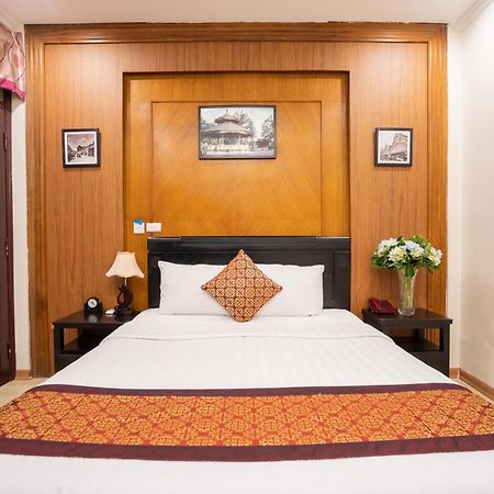 Ha Noi Lake View Hotel & Travel ハノイ市 エクステリア 写真