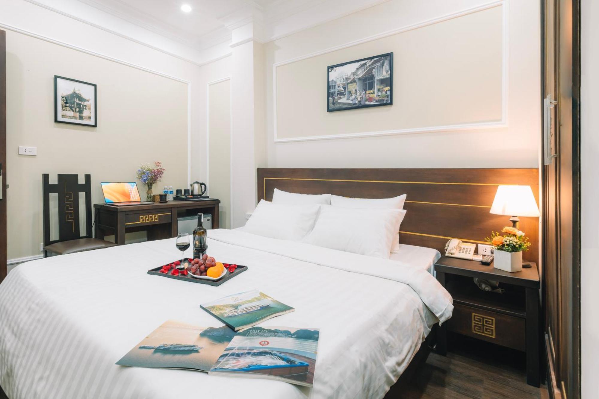 Ha Noi Lake View Hotel & Travel ハノイ市 エクステリア 写真