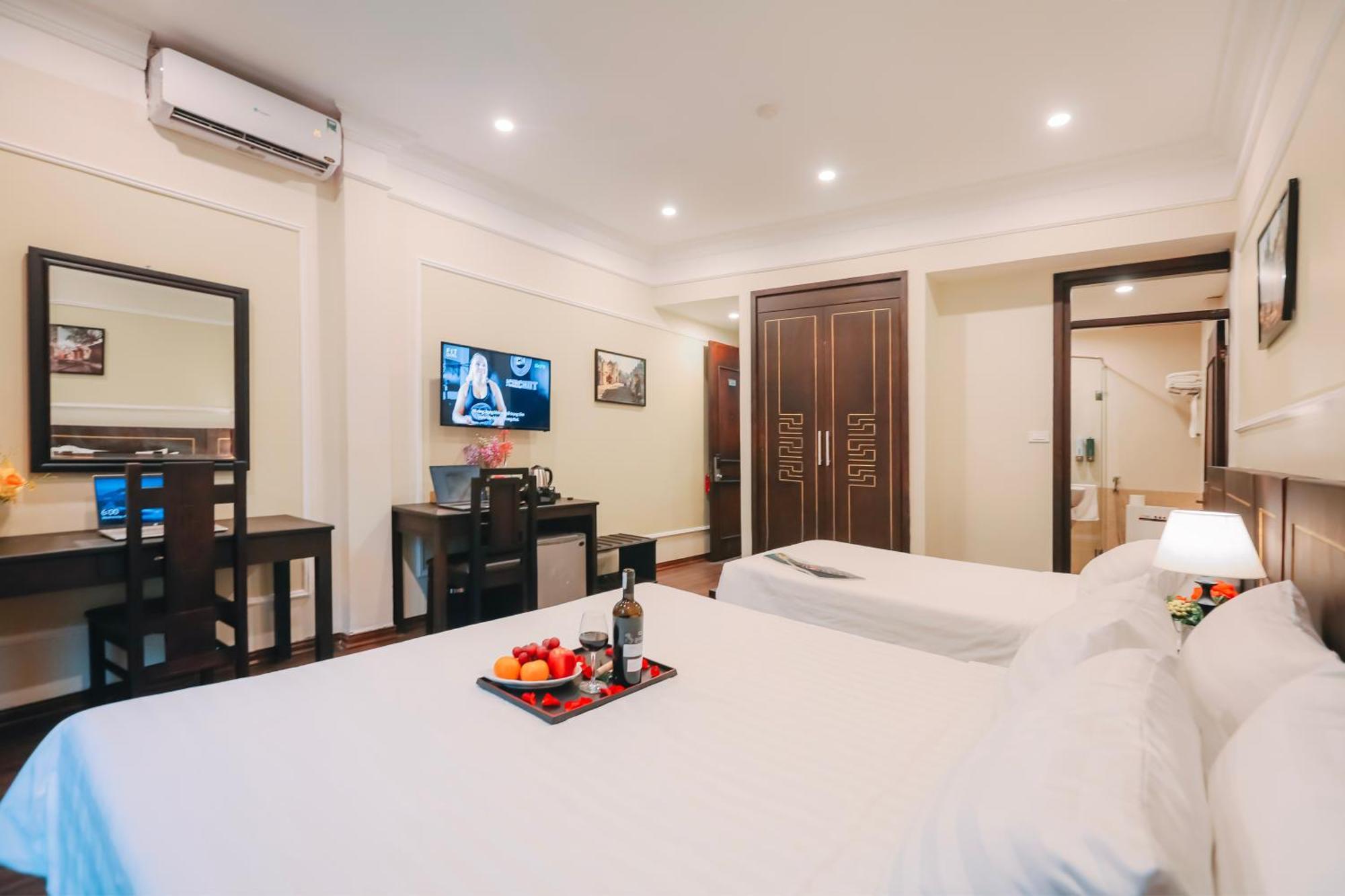 Ha Noi Lake View Hotel & Travel ハノイ市 エクステリア 写真