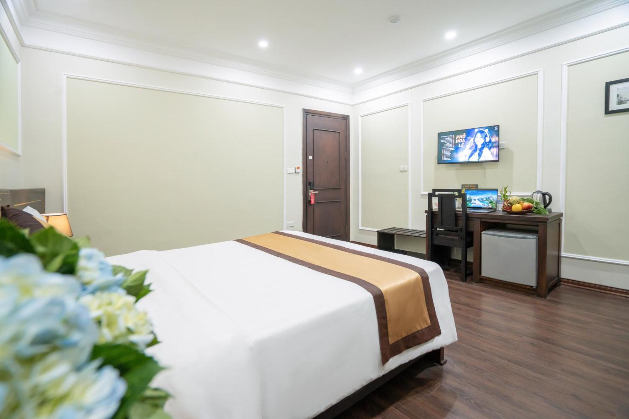 Ha Noi Lake View Hotel & Travel ハノイ市 エクステリア 写真