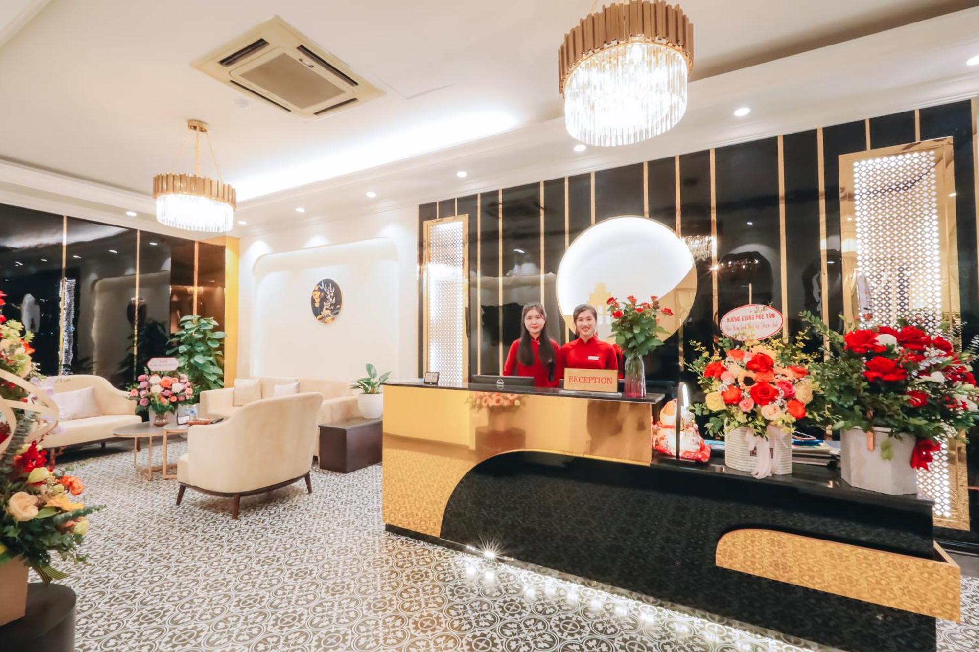 Ha Noi Lake View Hotel & Travel ハノイ市 エクステリア 写真