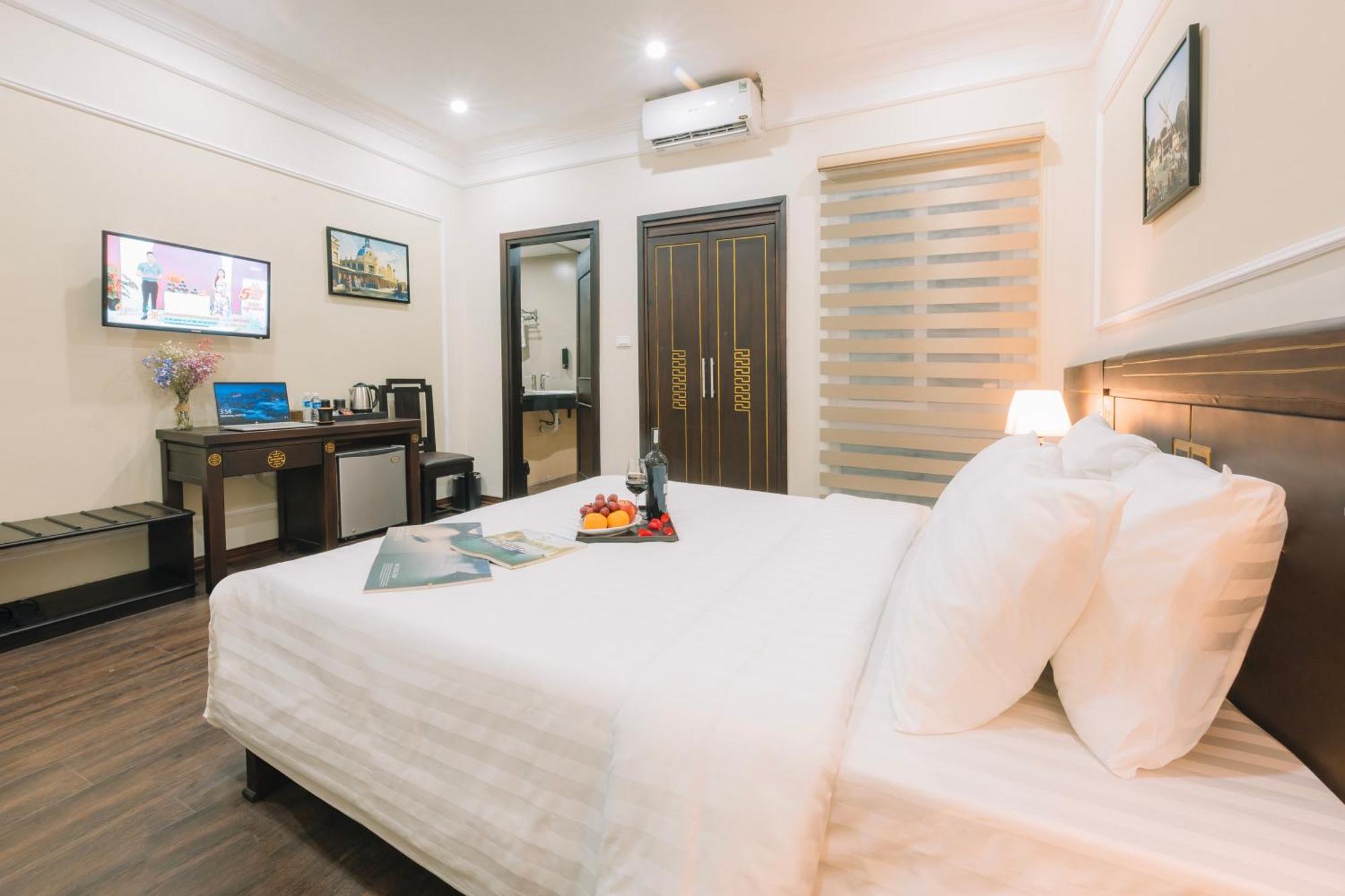 Ha Noi Lake View Hotel & Travel ハノイ市 エクステリア 写真