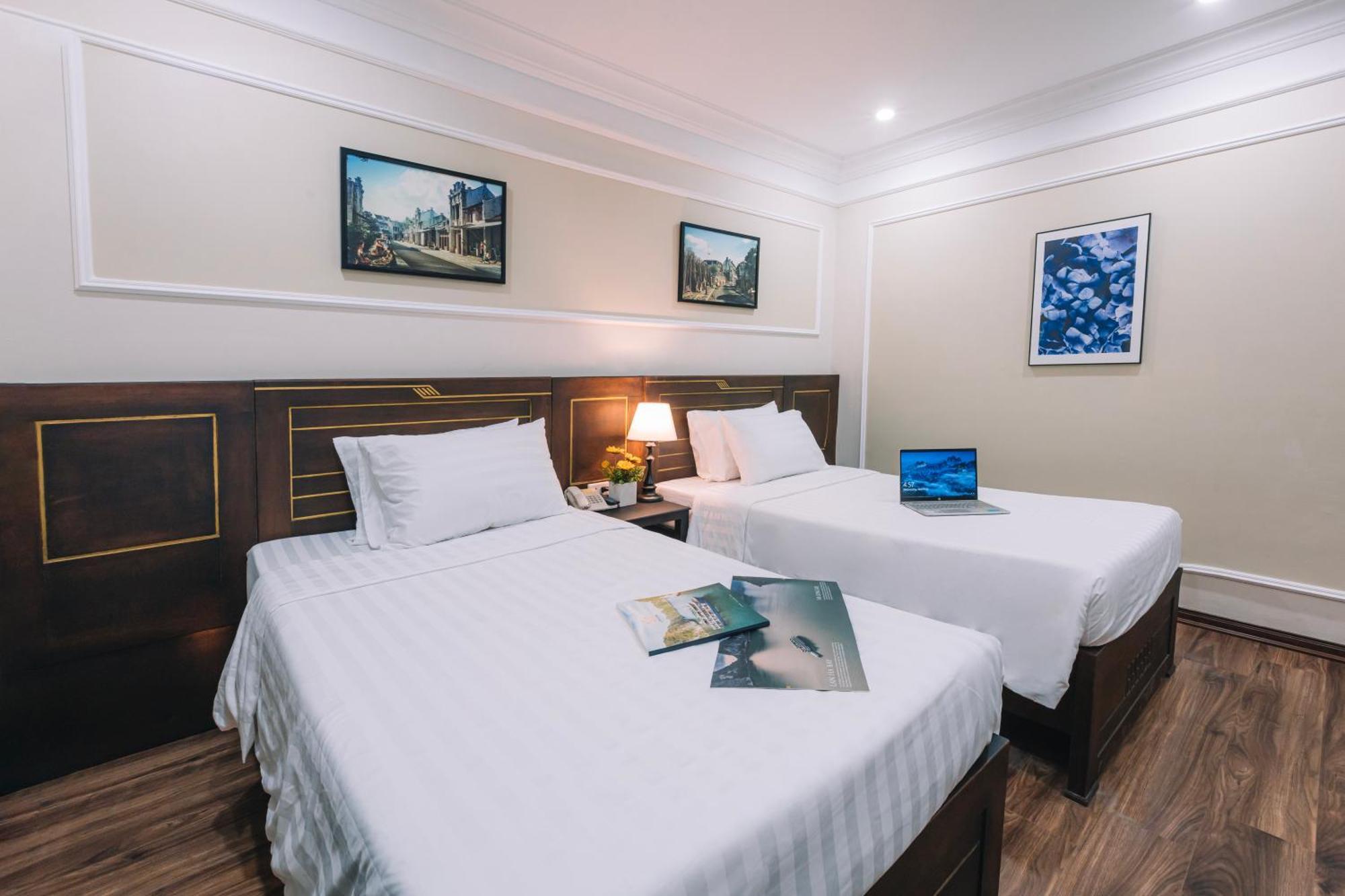 Ha Noi Lake View Hotel & Travel ハノイ市 エクステリア 写真