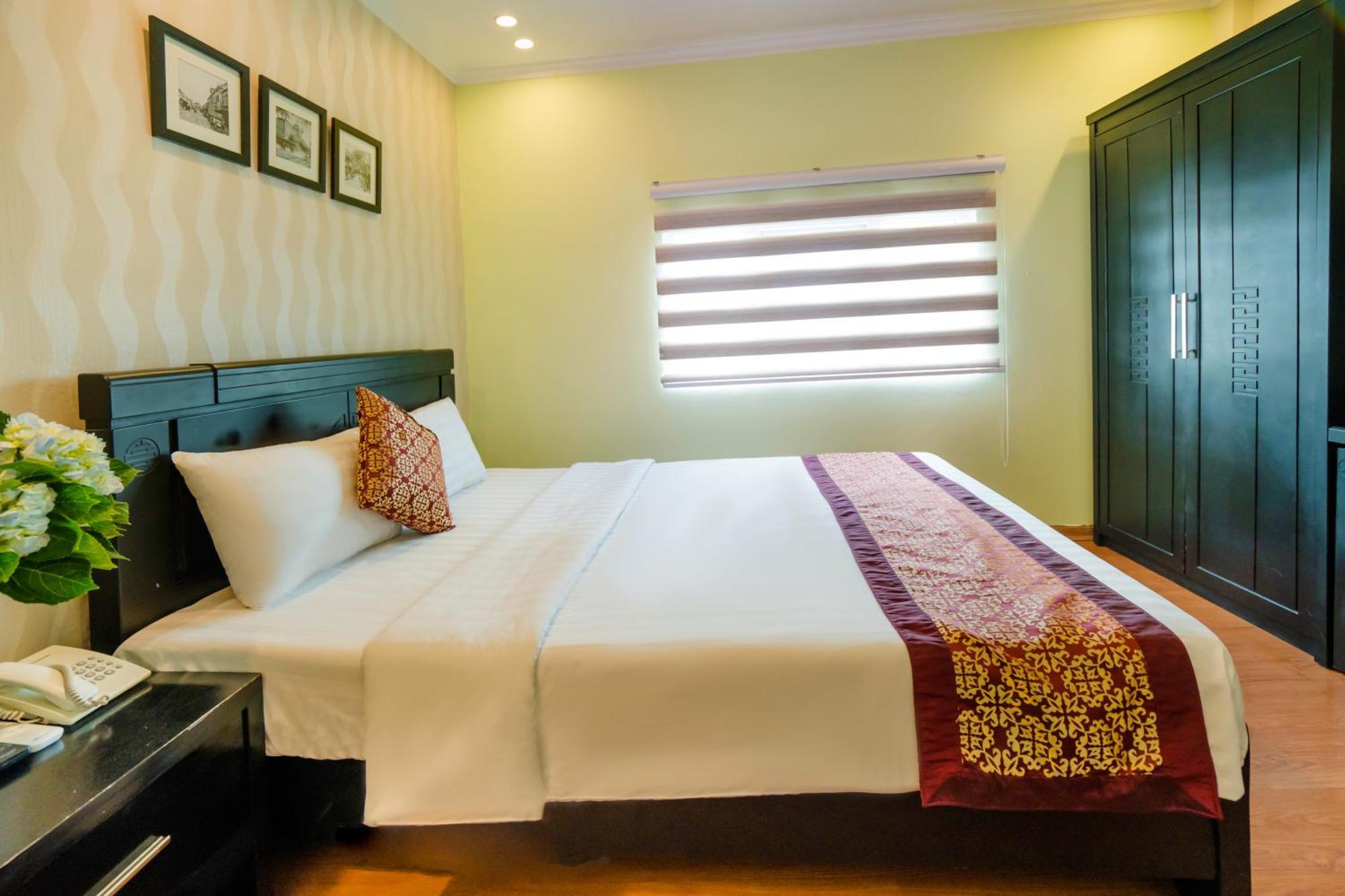 Ha Noi Lake View Hotel & Travel ハノイ市 エクステリア 写真