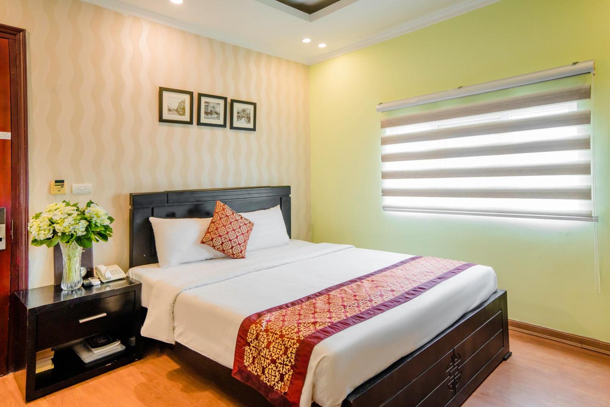 Ha Noi Lake View Hotel & Travel ハノイ市 エクステリア 写真