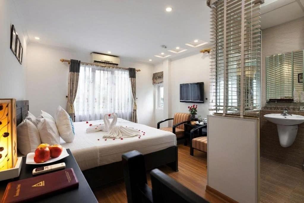 Ha Noi Lake View Hotel & Travel ハノイ市 エクステリア 写真